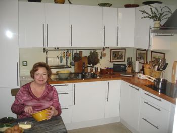 French homestay tutor cooking